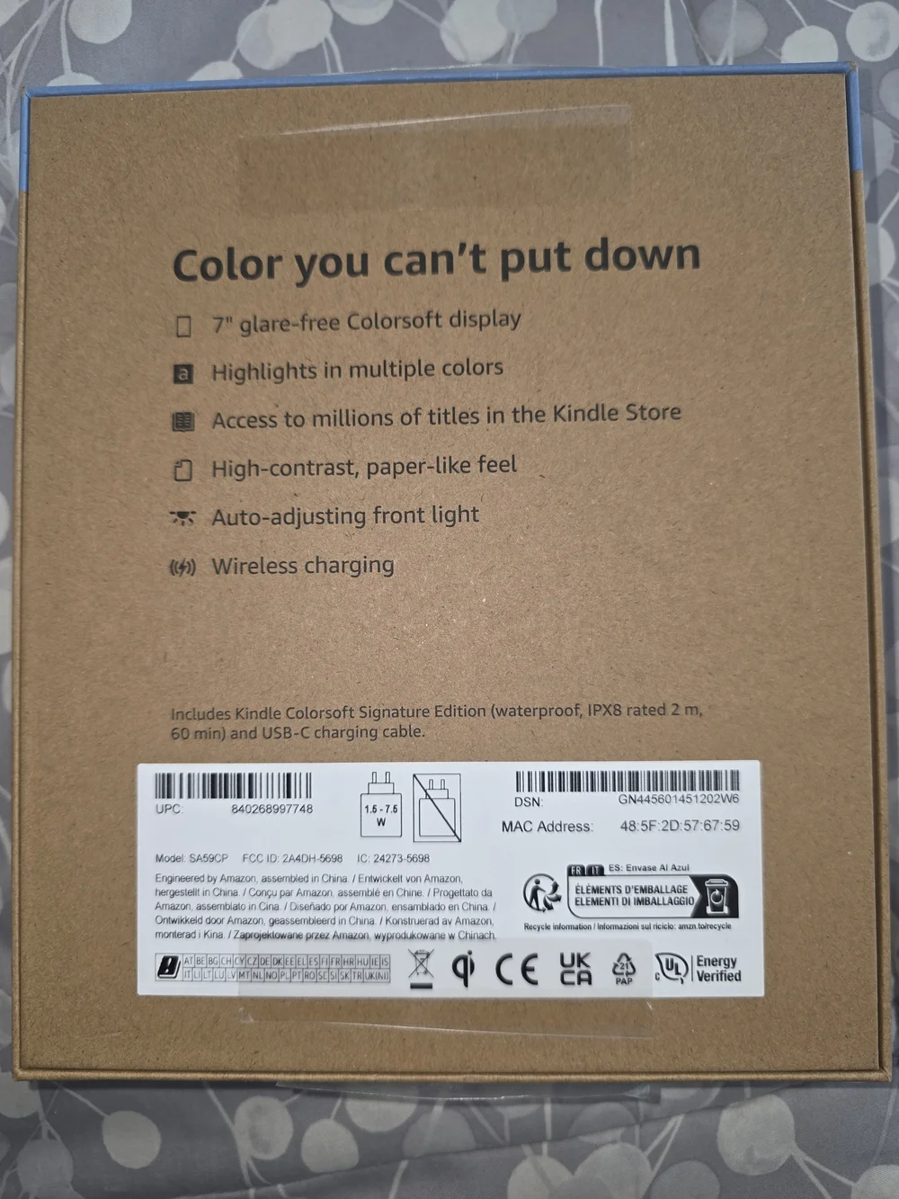 Kindle ColorSoft Signature Edition Black w/ Charging Dock and Magenta Case